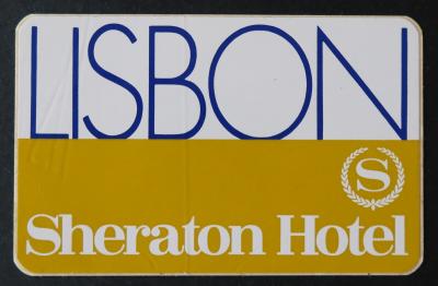 Ancienne �tiquette autocollant HOTEL SHERATON LISBON Portugal luggage label 3