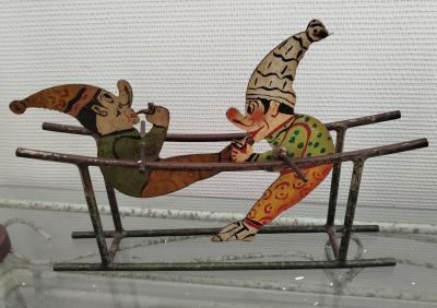 Jouet Ancien M�canique d'estaminet Acrobates sur Balan�oire Vintage 1950 Caf�
