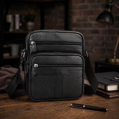 Sac Sacoche bandouli�re R�glable Pour Homme Du Vrai Cuir en Noir