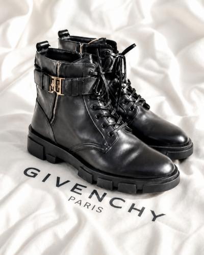 Givenchy Black Leather Combat Boots   New   Made in Italy Bottines Givenchy noir
