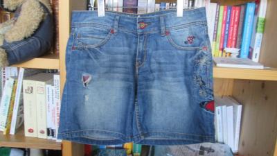 Short desigual taille 28 soit 38