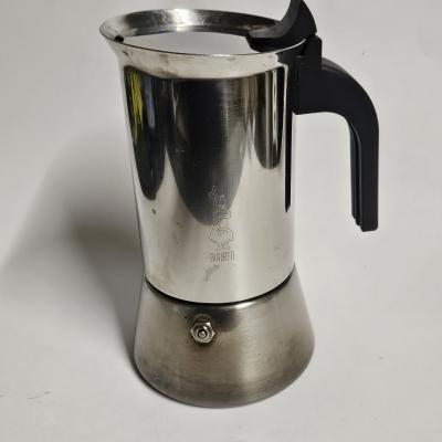 Cafeti�re Bialetti 6 tasses en acier inoxydable compatible tout feux