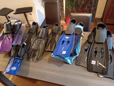 SOLDE   50% LOT 12 PAIRES de PALMES BEUCHAT NEUVES valeur   450