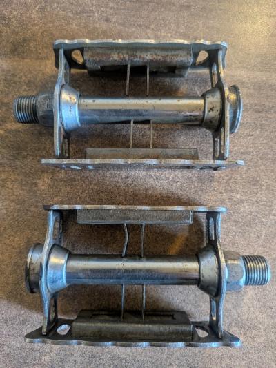 Paire de P�dales Vintage LYOTARD 136R   Acier Chrom�   V�lo Ancien