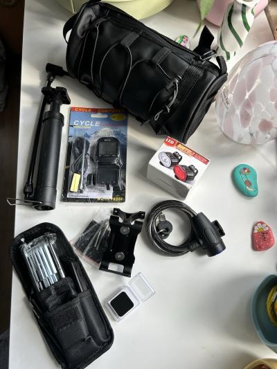 Ensemble complet d accessoires v�lo   Neuf