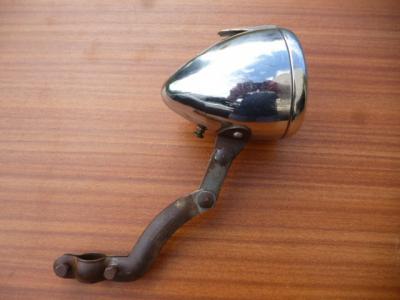 Phare v�lo ancien RADIOS N� 19 avec support fixation