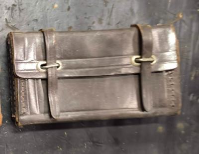 1 trousse boite a outils en cuir  velo bicyclette collection ancienne eroica