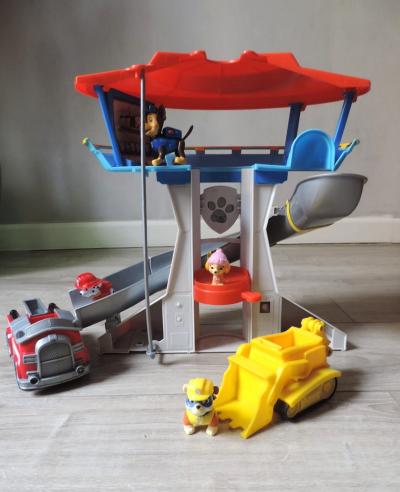 QUARTIER GENERAL PAT PATROUILLE   VEHICULES ET FIGURINES
