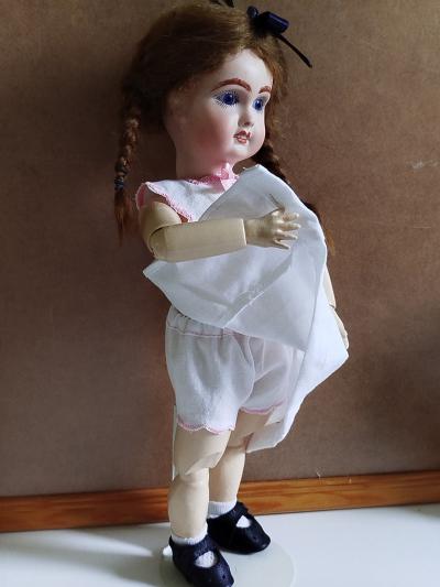Pour Poup�e Bleuette,  :    Chemise de jour et Culotte . Modele 1910 .