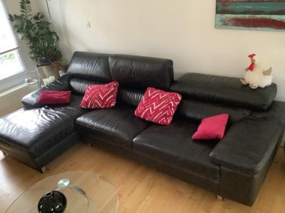 canap� en cuir, six places avec une m�ridienne achet� chez Monsieur meubles