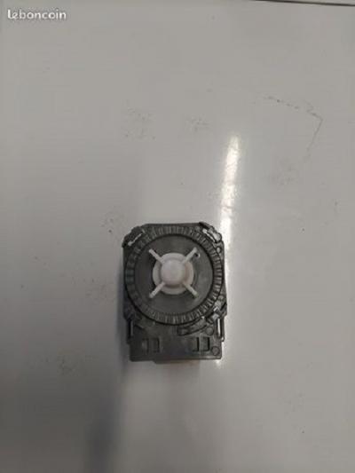 Pompe de vidange Multimarques Brandt Fagor Beko Far Valberg..ref:556915