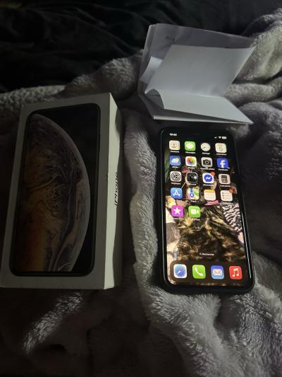 iPhone XS Max 64go