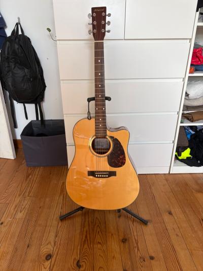 Guitare folk Artwood tr�s peu utilis�e en tr�s bon �tat, bois vernis