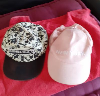 casquettes enfants lot de 2