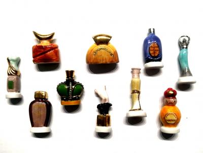 S�rie compl�te de f�ves LES PARFUMS EXQUIS 2002 Filet or   209