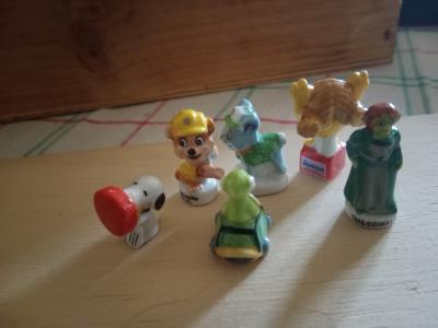 lot f�ves en porcelaine de toute sorte