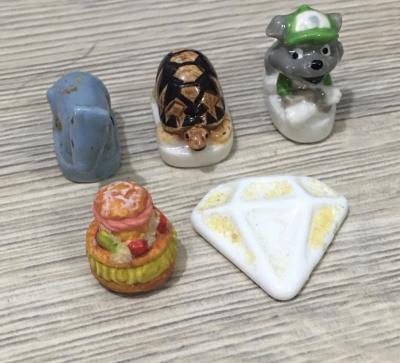 1 Lot  de   5 f�ves    DIVERS