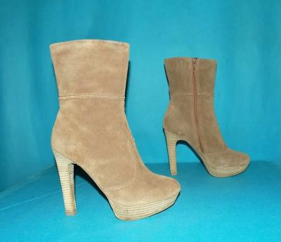 Stiefletten Absatz  BCBGMAXAZRIA IN Wildleder Beige Gr��e 8 Oder