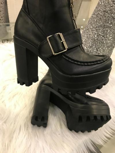 Beautiful Woman Gothic Boot Heel 11 CM and Platform 3cm Size 36 Black