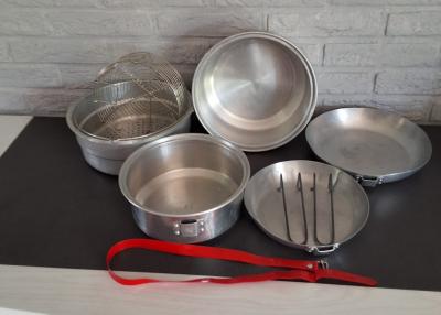 Kit de gamelles en alu pour camping .
