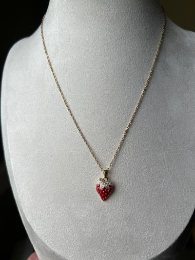 COLLIER PENDENTIF FRAISE