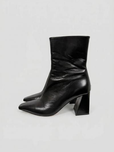 Bottines noires en cuir   Aeyde