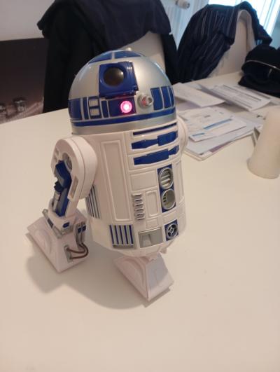 star wars R2D2 Disney 2015 Neuf Starwars �lectronique Lumi�re Et Son 1-4