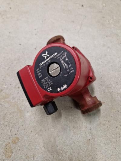 Circulateur ou pompe de chauffage Grundfos UPS 25 60 180mm d'occasion