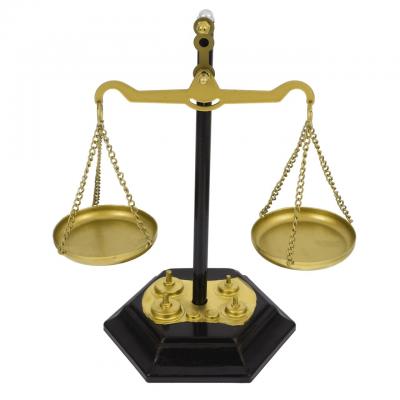 Balance de table d�corative en m�tal D�coration de table D�coration de bureau...
