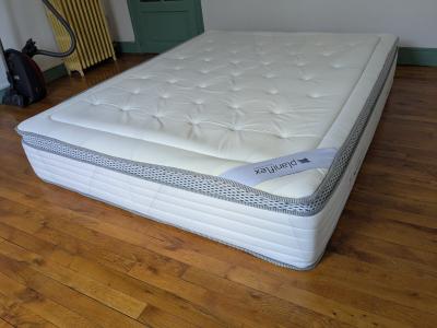 TRES URGENT Matelas planiflex 160x 200 cm avec sur matelas int�gr�