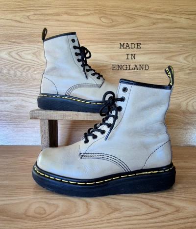 Dr Martens taille 38  MIE beige en cuir vintage ann�es 90 Made in England