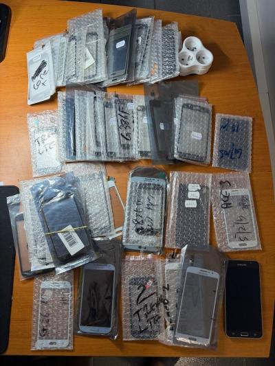 Lot de   155 pi�ces neuves pour r�paration smartphones Samsung