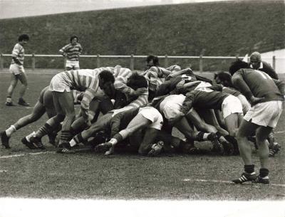 ANCIENNE PHOTOGRAPHIE COLLECTION RUGBY MATCH DE RUGBY AMATEUR MEL�E
