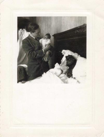 ANCIENNE PHOTOGRAPHIE PAPA MAMAN ET LEUR NOUVEAU N�