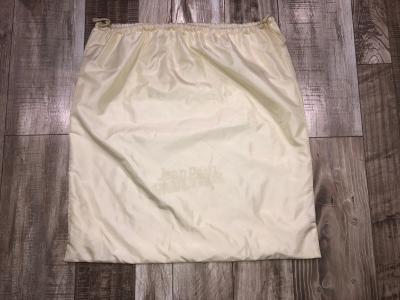 Beige Satiniertes Dutsbag Pochette Sacoche Jean Paul Gaultier 60 x 60 cm
