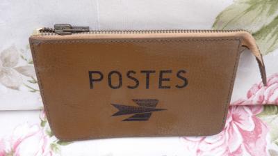 Petite Sacoche la poste PTT en cuir   Marron bon �tat d'usage 12cmX18cm 1960 70