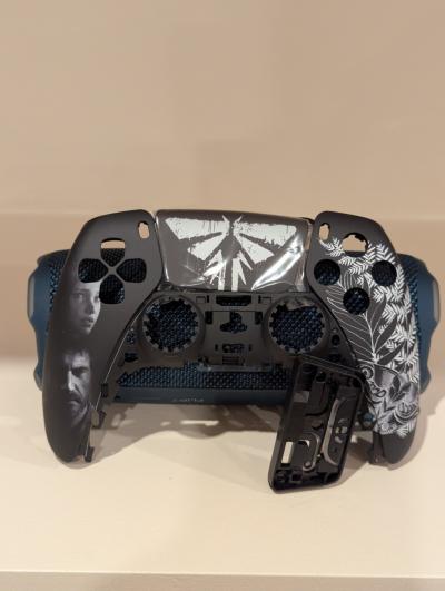 Coque Sup�rieure Custom PS5 DualSense design The Last of US