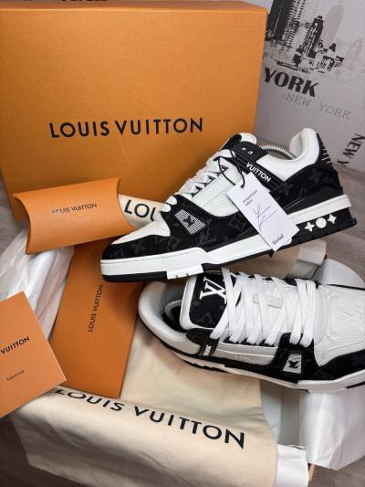 Louis Vuitton Trainer Sneaker Black White