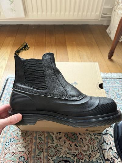 DOC MARTENS NEWLANDS WP 2976 SUB DR MARTENS CHELSEA BOOTS CUIR LEATHER BRAND NEW