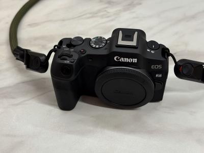 Appareil photo hybride Canon EOS R8 nu Noir