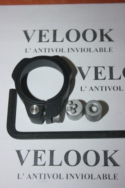 ANTIVOL COLLIER pour SELLE de V�LO � 34,9 avec 2 CL�S . NOIR INVIOLABLE NEUF .