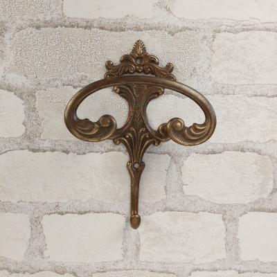 Crochet double mural vintage en laiton massif en style Art Nouveau d�cor ajour�