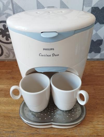 1 Cafeti�re PHILIPS Duo avec 2 Tasses