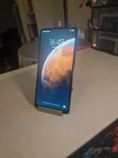 Xiaomi Mi 9T 128 Go bleu �cran remplac� fonctionne parfaitement