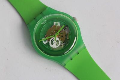 Montre SWATCH verte Swatch neuve Gand verte laqu�e SUOG103 (56170)