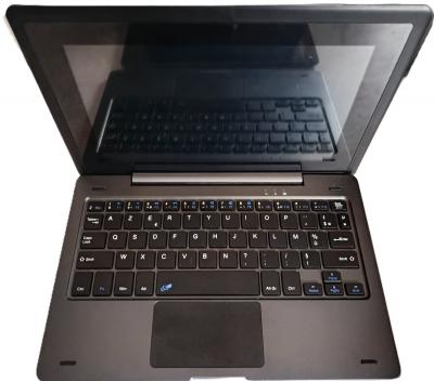 tablettes dont 1 de marque Danew et 1 de marque Kliver avec clavier