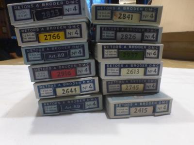 lot de 12 boite soit 88 �chevettes coton retor DMC � broder canevas en m�lange