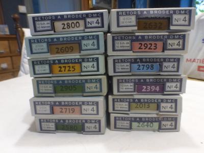 lot de 12 boite soit 81 �chevettes coton retor DMC � broder canevas en m�lange