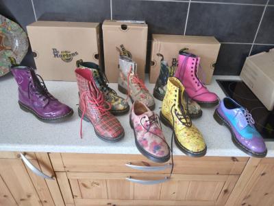 Dr. Martens lot de 9 paires pointure 40 .mixte H-F port�es mais en tr�s bon �tat