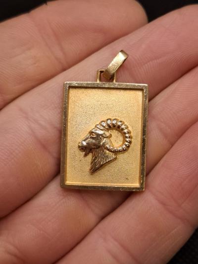 Ancien Pendentif M�daille En Plaqu� Or Signe Astrologique B�lier